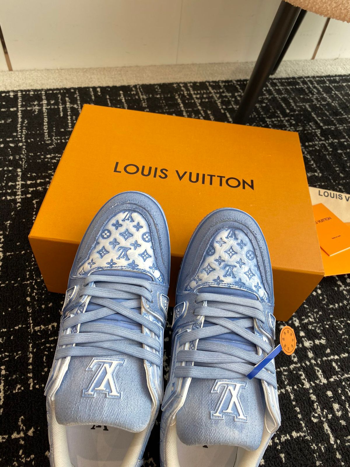 Lv