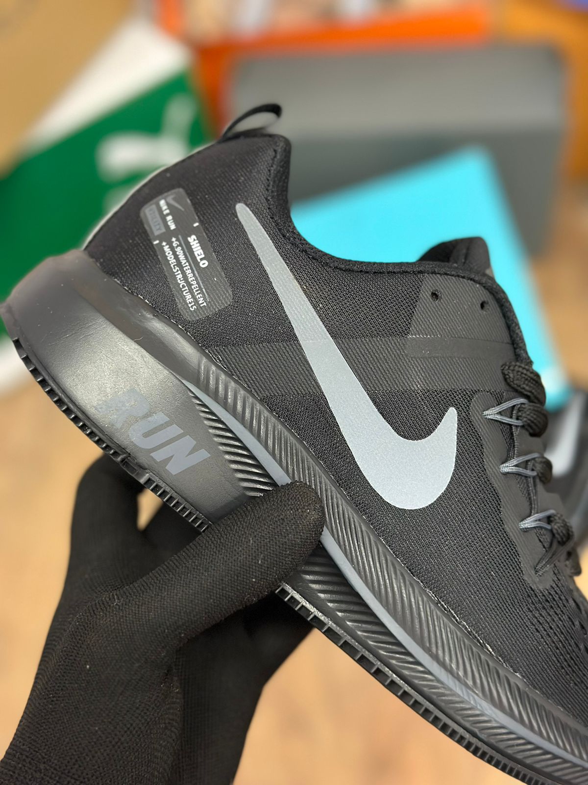 NIKE ZOOM RUN First Copy Shoe