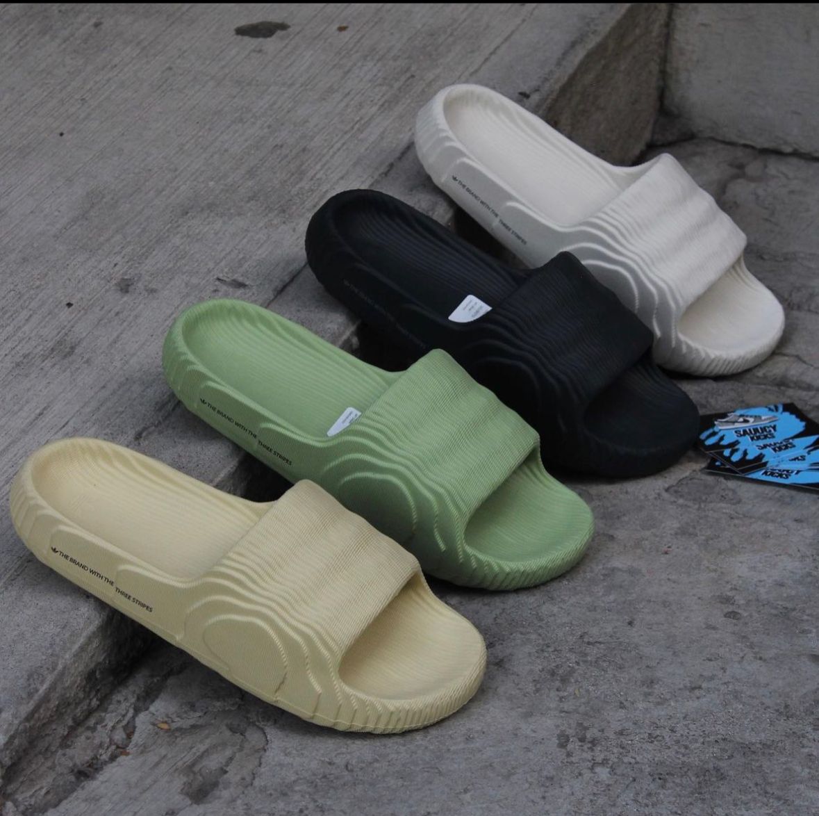 ADIDAS ADILETTE SLIDE First Copy Slipper