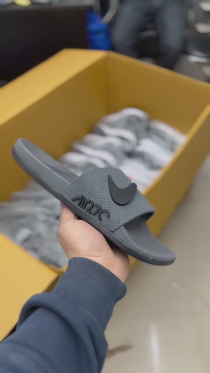 NIKE First Copy Slipper