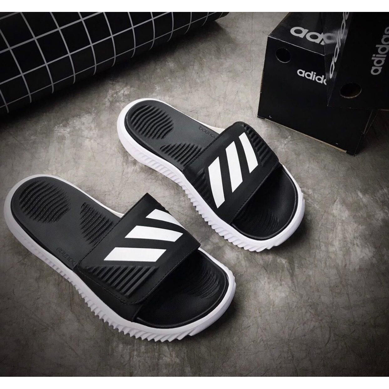 Alpha Bounce First Copy Slipper Black & White